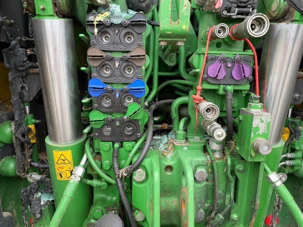 Farm tractor John Deere 6250 R / AutoPower endommagé: picture 41