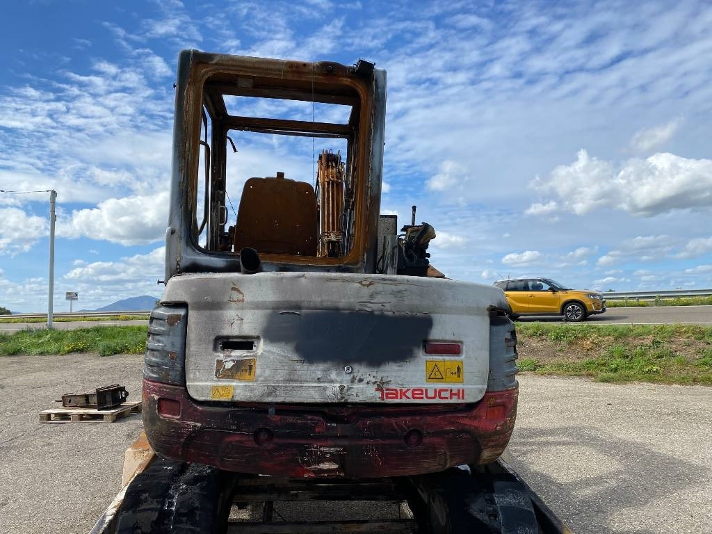 Takeuchi TB 250 + Brise roche et Godets endommagée  - Mini excavator: picture 2 Takeuchi TB 250 + Brise roche et Godets endommagée  - Mini excavator: picture 2