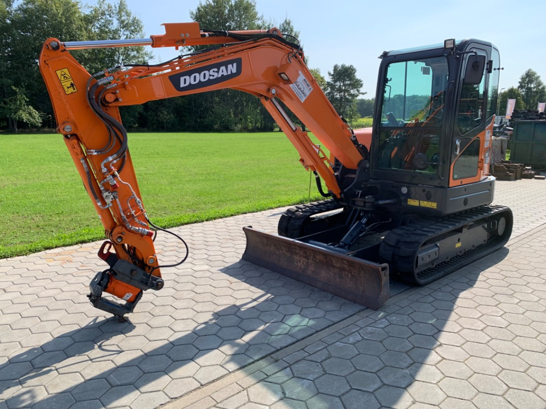 Doosan DX63-3 - Mini excavator: picture 1 Doosan DX63-3 - Mini excavator: picture 1