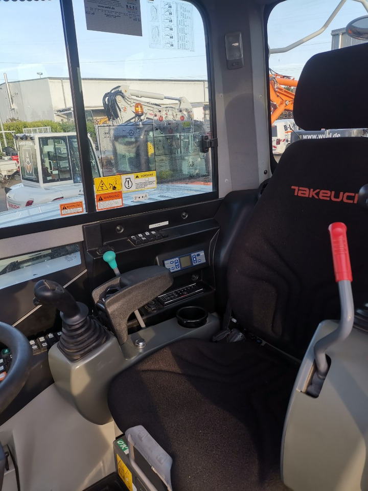 Takeuchi TB295W-2V4 - Excavator: picture 2 Takeuchi TB295W-2V4 - Excavator: picture 2