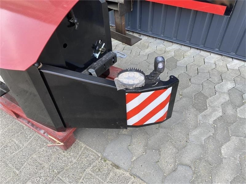 Case IH Frontvægtklods 1000 kg med side bumper - Counterweight: picture 5 Case IH Frontvægtklods 1000 kg med side bumper - Counterweight: picture 5