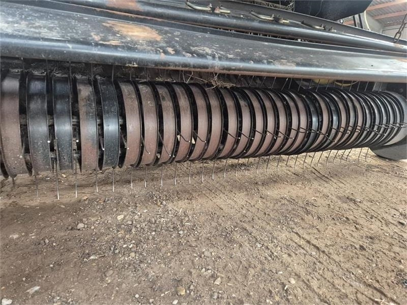 New Holland BR7070 med rotorsnitter Snitter - Round baler: picture 4 New Holland BR7070 med rotorsnitter Snitter - Round baler: picture 4