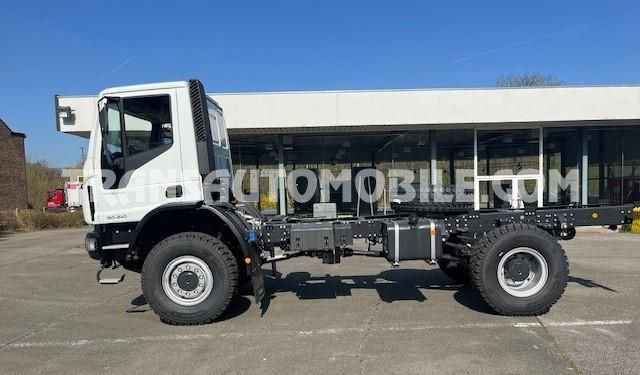 Iveco Eurocargo ML150E24WS 5.9L TURBO DIESEL 4x4 EURO3 CHASSIS CAB - EXPORT OUT EU - Cab chassis truck: picture 5 Iveco Eurocargo ML150E24WS 5.9L TURBO DIESEL 4x4 EURO3 CHASSIS CAB - EXPORT OUT EU - Cab chassis truck: picture 5