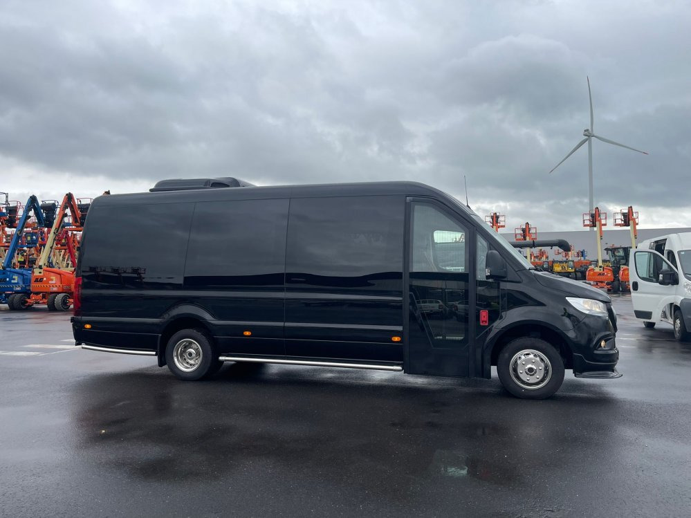 Mercedes Sprinter 519 CDI 2.2L Diesel Automatic VIP - Minibus, Passenger van: picture 1 Mercedes Sprinter 519 CDI 2.2L Diesel Automatic VIP - Minibus, Passenger van: picture 1