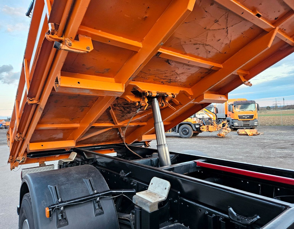 MAN TGM 18.340 4x4 Palfinger PK12001 EH Kran Euro5 - Tipper, Crane truck: picture 4 MAN TGM 18.340 4x4 Palfinger PK12001 EH Kran Euro5 - Tipper, Crane truck: picture 4