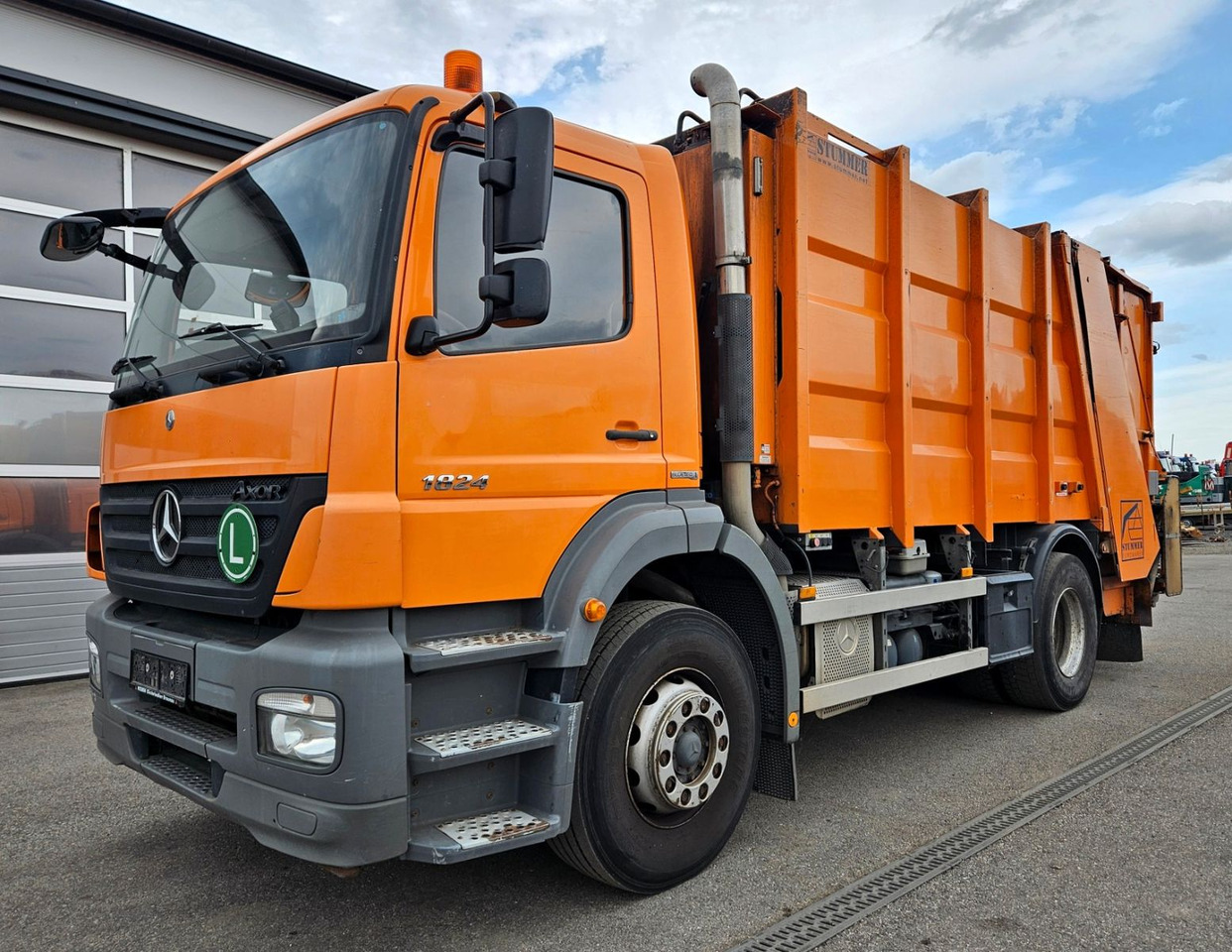 Mercedes-Benz AXOR 1824 ZOELLER Stummer Medium Variopress - Garbage truck: picture 1 Mercedes-Benz AXOR 1824 ZOELLER Stummer Medium Variopress - Garbage truck: picture 1