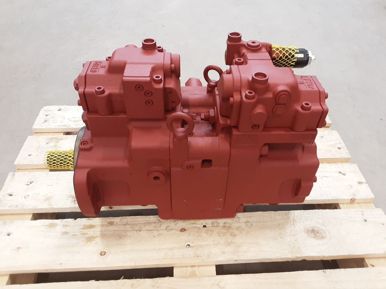 Hyundai K7V63DTP1C8R-9N01-VD - Hydraulic pump for Crawler loader: picture 1 Hyundai K7V63DTP1C8R-9N01-VD - Hydraulic pump for Crawler loader: picture 1