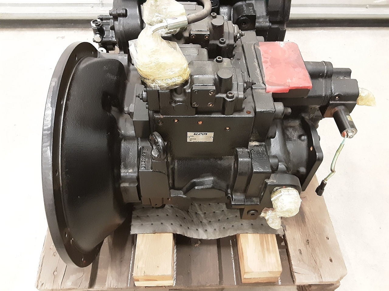 Kawasaki K5V200DPH1J1R-ZC09-V - Hydraulic pump for Crawler excavator: picture 1 Kawasaki K5V200DPH1J1R-ZC09-V - Hydraulic pump for Crawler excavator: picture 1
