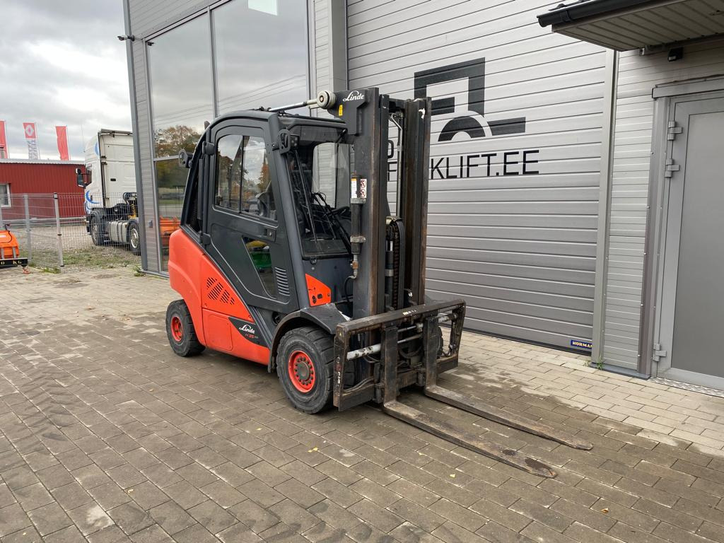 Linde H35D - Diesel forklift: picture 2 Linde H35D - Diesel forklift: picture 2
