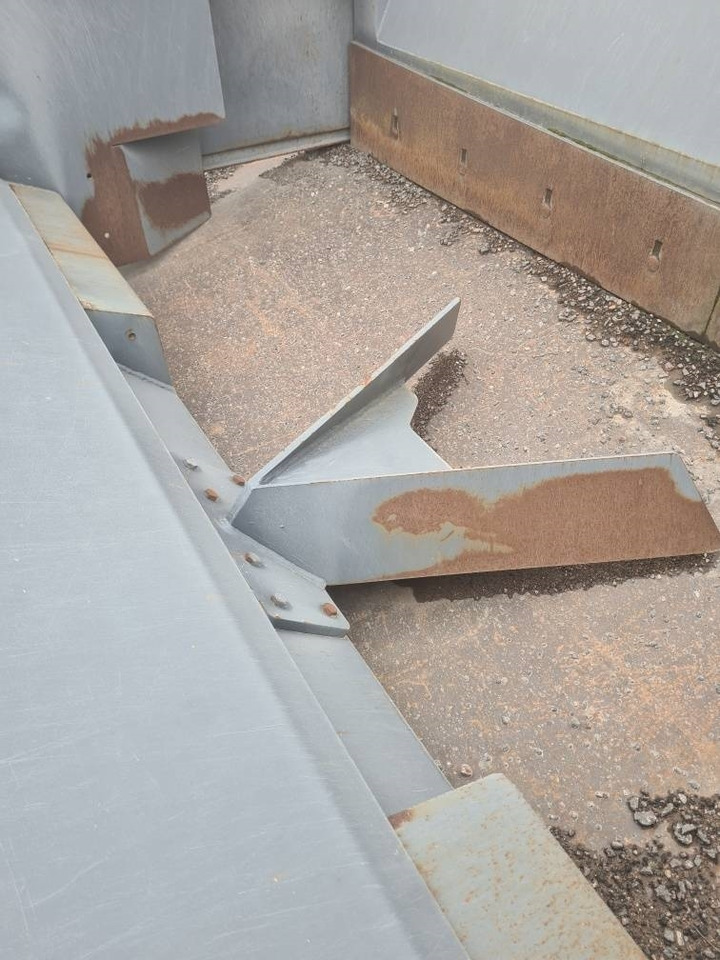 Reptail Like New MM - Grader: picture 5 Reptail Like New MM - Grader: picture 5