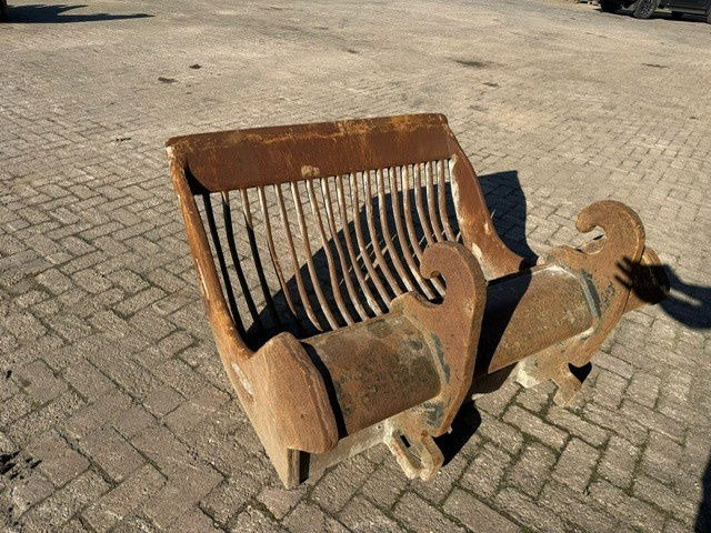 Beco Puinbak CW30 1300mm Skeleton Bucket - Sorting bucket for Construction machinery: picture 1 Beco Puinbak CW30 1300mm Skeleton Bucket - Sorting bucket for Construction machinery: picture 1