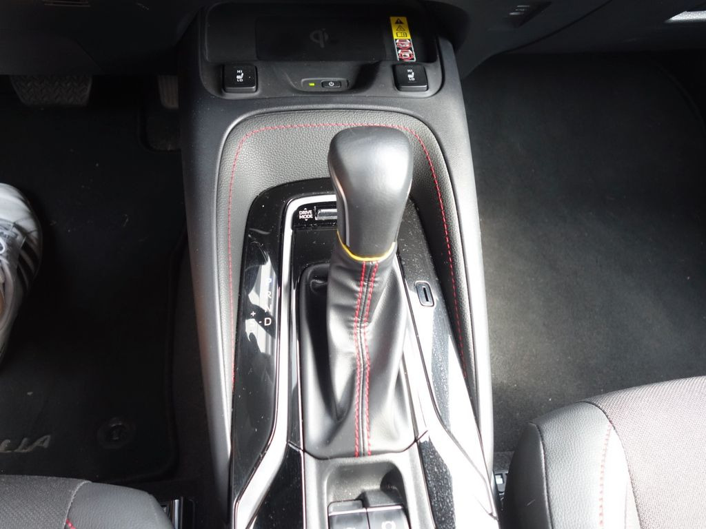 New Station wagon Toyota Corolla Touring 2,0 Hybrid  GR Sport: picture 16