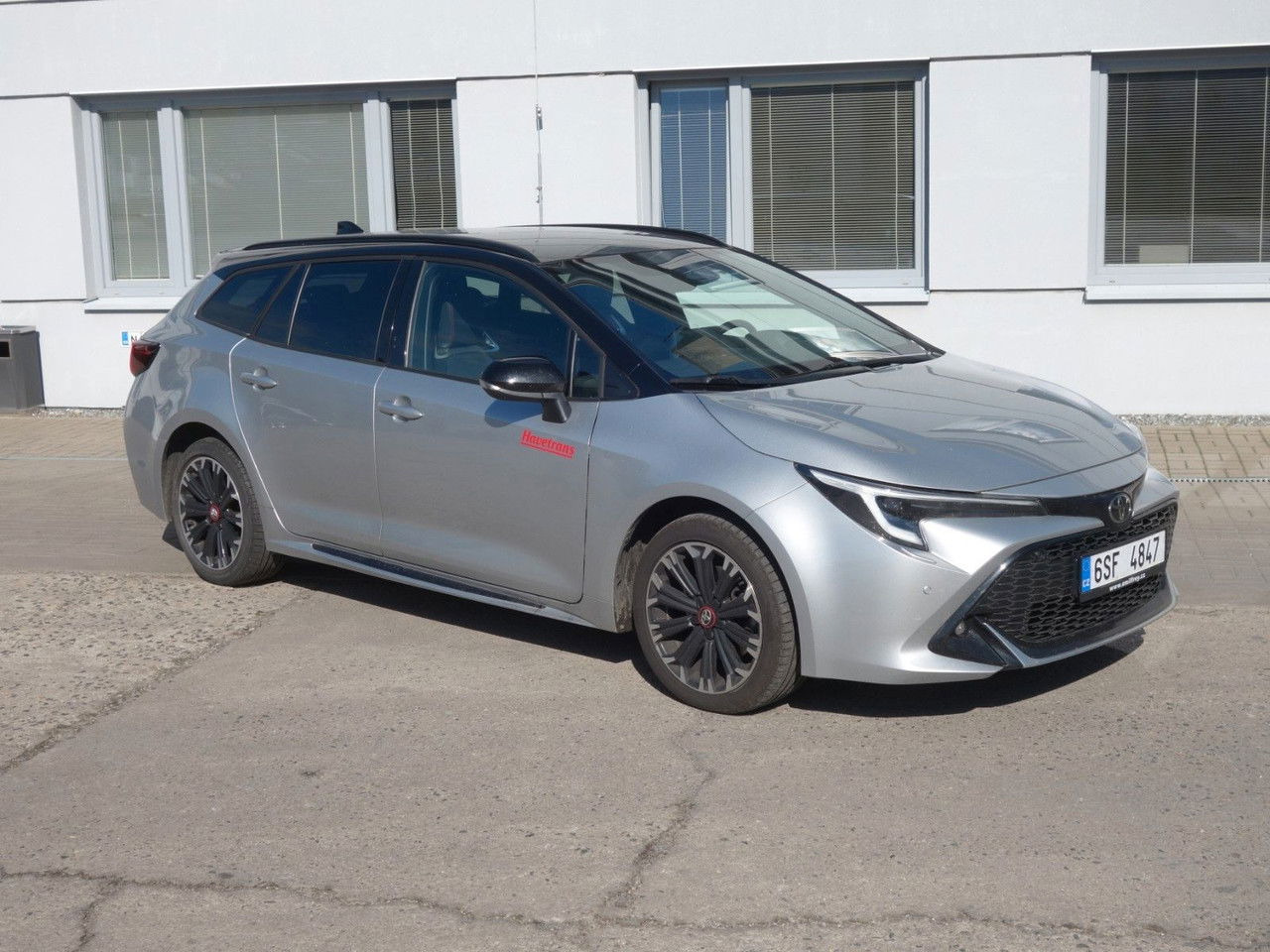 Toyota Corolla Touring 2,0 Hybrid GR Sport - Station wagon: picture 3 Toyota Corolla Touring 2,0 Hybrid GR Sport - Station wagon: picture 3