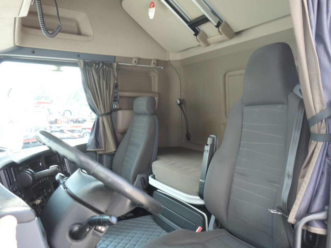 Tractor unit Scania R450 LD, Retarder, Topline: picture 11