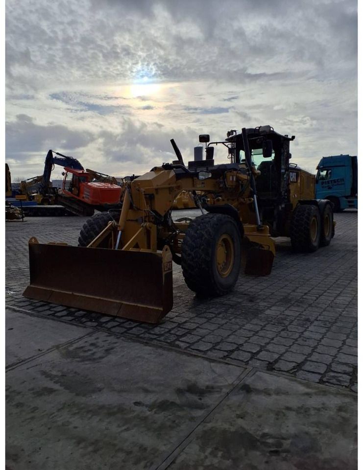 CAT 12M3AWD - Grader: picture 2 CAT 12M3AWD - Grader: picture 2