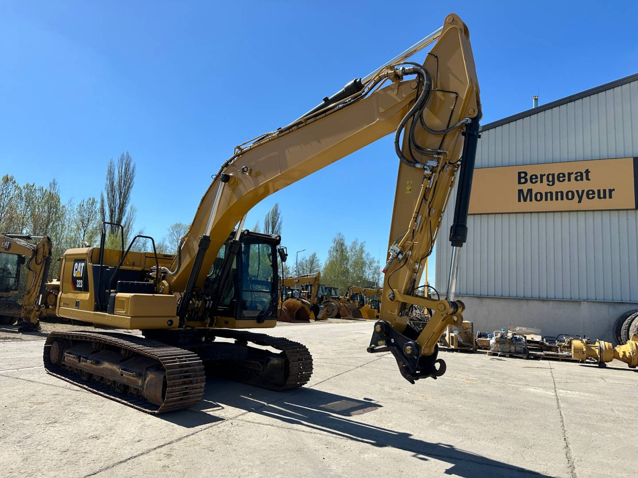 CAT 323 - Crawler excavator: picture 2 CAT 323 - Crawler excavator: picture 2