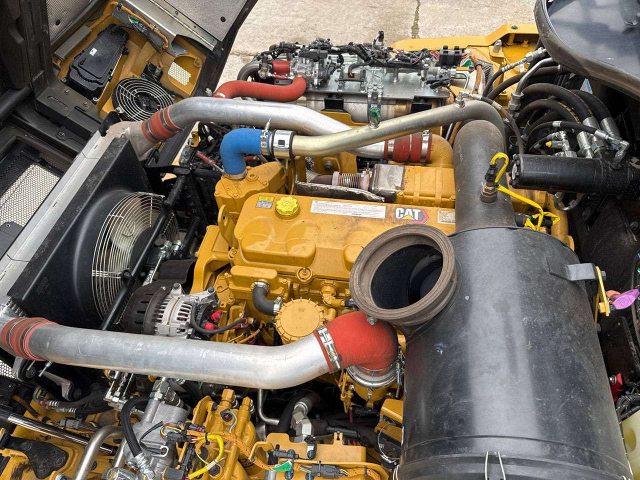 Articulated dumper CAT 730: picture 23