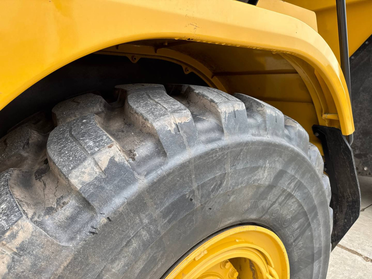 Articulated dumper CAT 730: picture 22