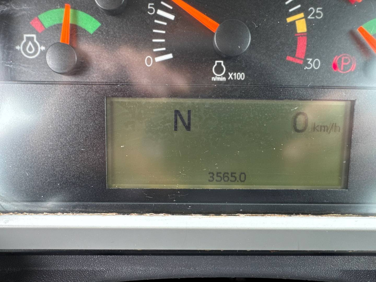 Articulated dumper CAT 730: picture 6