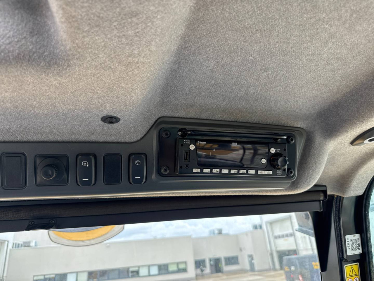 Articulated dumper CAT 730: picture 15