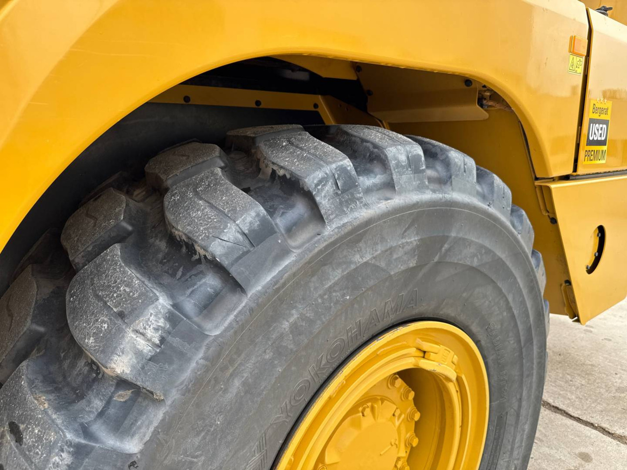 Articulated dumper CAT 730: picture 19