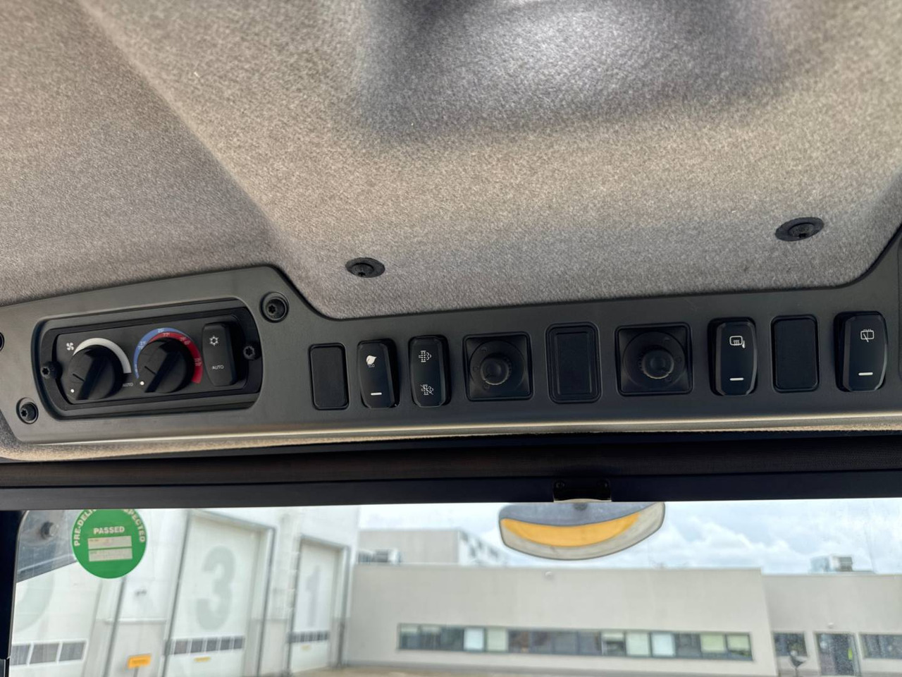 Articulated dumper CAT 730: picture 14