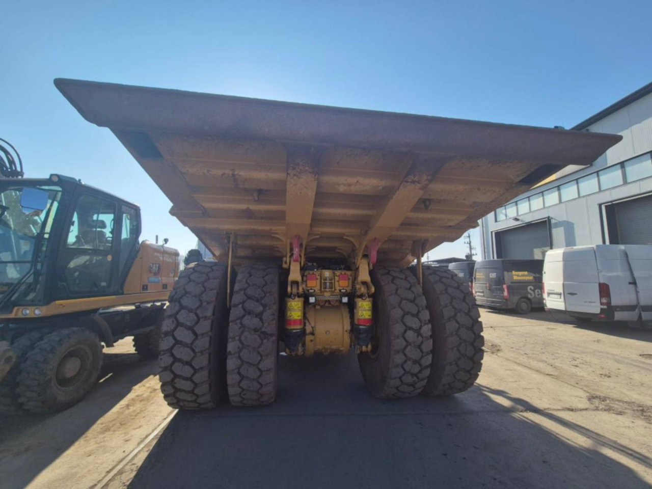 Rigid dumper/ Rock truck CAT 772G: picture 11