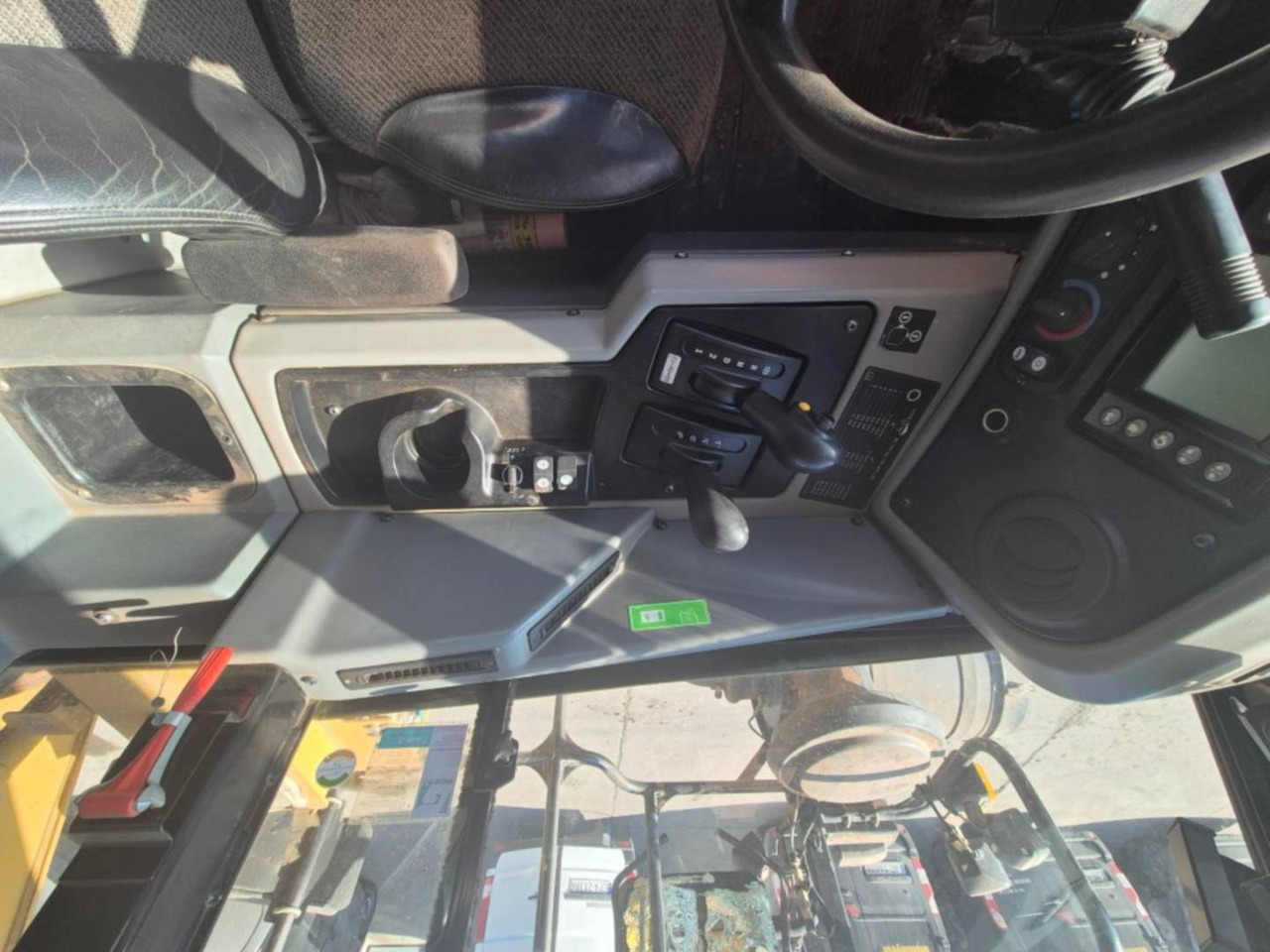 Rigid dumper/ Rock truck CAT 772G: picture 24
