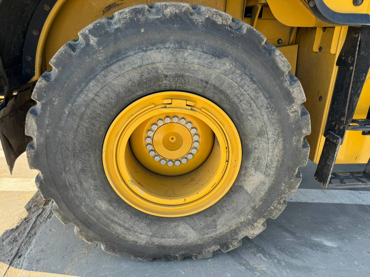 Wheel loader CAT 962M: picture 16