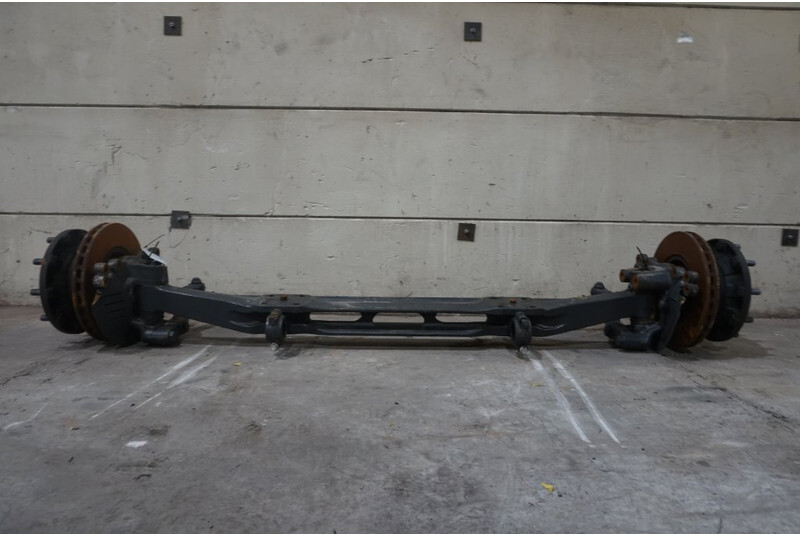 Mercedes-Benz F-8/C22.5/8X4 - Front axle for Truck: picture 1 Mercedes-Benz F-8/C22.5/8X4 - Front axle for Truck: picture 1