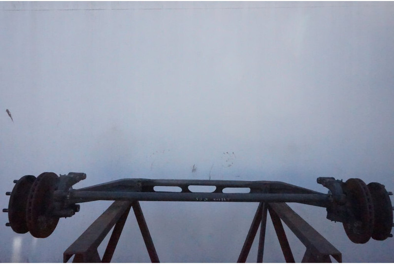 Mercedes-Benz F-8/C22.5 - Front axle for Truck: picture 1 Mercedes-Benz F-8/C22.5 - Front axle for Truck: picture 1