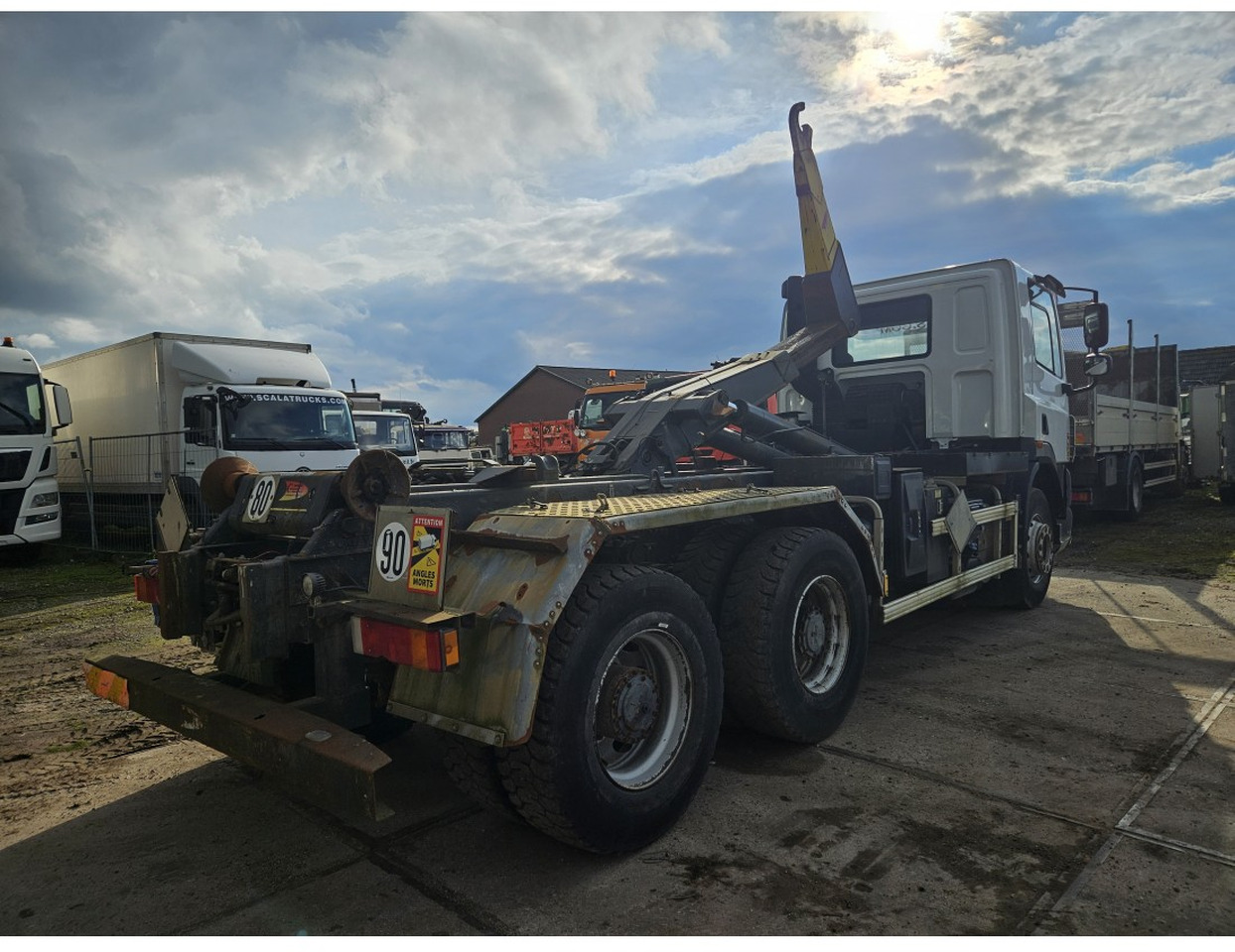 DAF CF85.460 6x4 hooklift full sping suspension Automatic gearbox 2011 - Hook lift truck: picture 4 DAF CF85.460 6x4 hooklift full sping suspension Automatic gearbox 2011 - Hook lift truck: picture 4