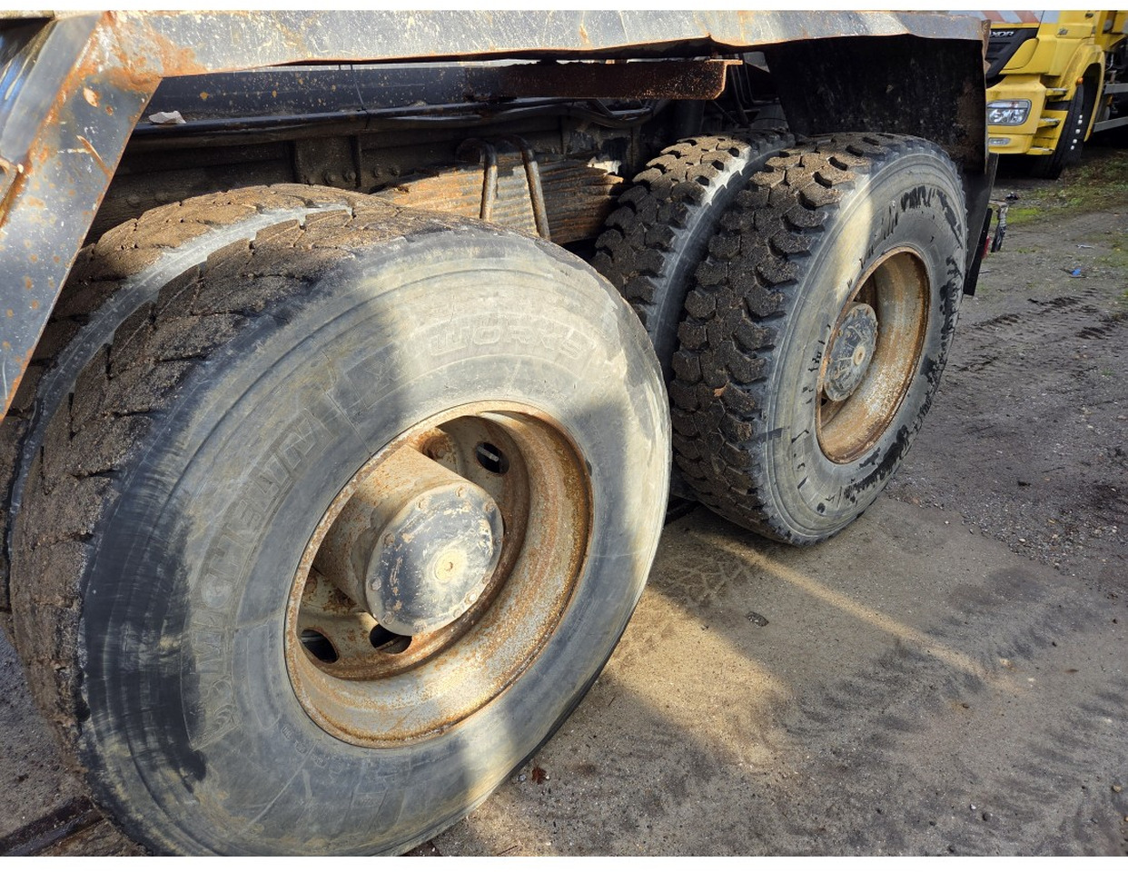 MAN FE 360 6X4 HOOKLIFT 6 CYL MANUAL GEARBOX - Hook lift truck: picture 5 MAN FE 360 6X4 HOOKLIFT 6 CYL MANUAL GEARBOX - Hook lift truck: picture 5