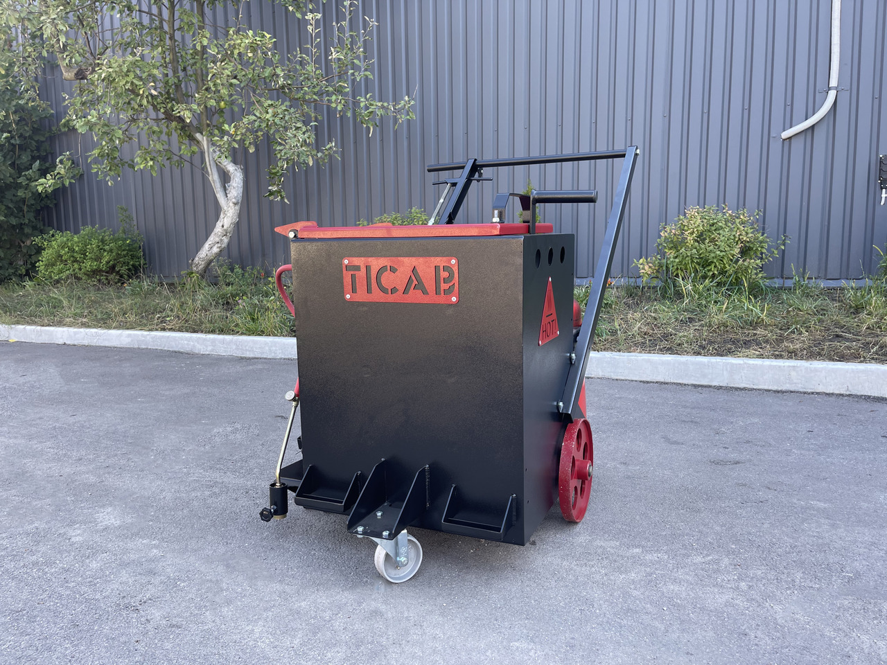 TICAB Mini Crack Sealing Machine , Hand Push Crack Fill Machine, Manufacturer - Asphalt distributor: picture 2 TICAB Mini Crack Sealing Machine , Hand Push Crack Fill Machine, Manufacturer - Asphalt distributor: picture 2