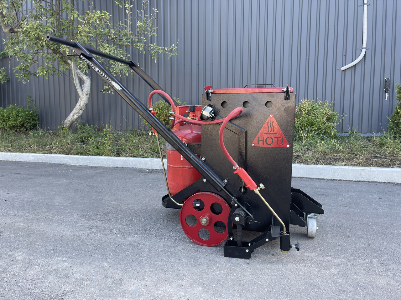 TICAB Mini Crack Sealing Machine , Hand Push Crack Fill Machine, Manufacturer, - Asphalt distributor: picture 3 TICAB Mini Crack Sealing Machine , Hand Push Crack Fill Machine, Manufacturer, - Asphalt distributor: picture 3
