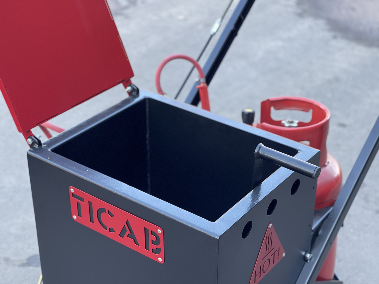 TICAB Mini Crack Sealing Machine , Hand Push Crack Fill Machine, Manufacturer, - Asphalt distributor: picture 4 TICAB Mini Crack Sealing Machine , Hand Push Crack Fill Machine, Manufacturer, - Asphalt distributor: picture 4