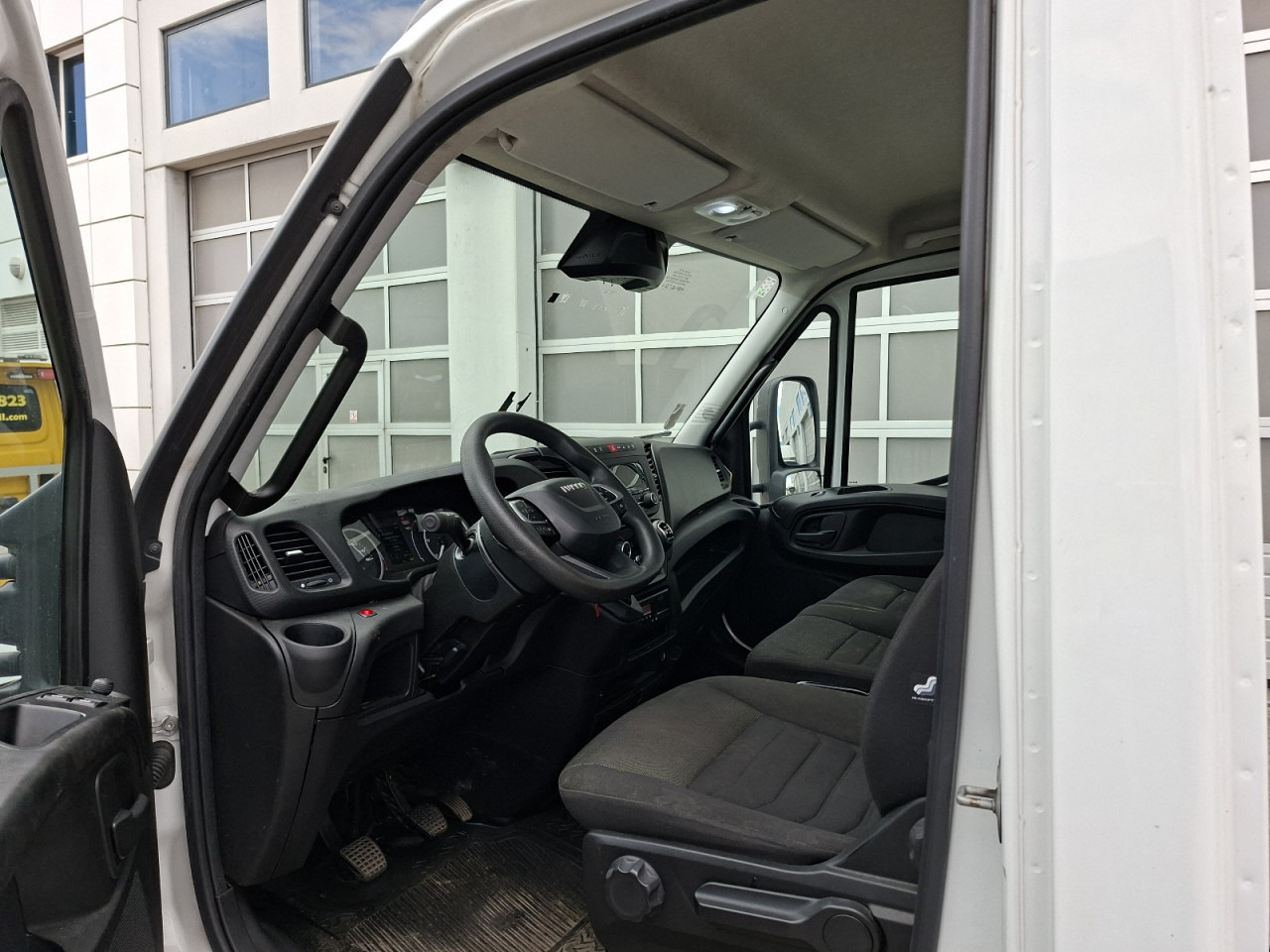 IVECO Daily 70C18H - Cab chassis truck: picture 5 IVECO Daily 70C18H - Cab chassis truck: picture 5