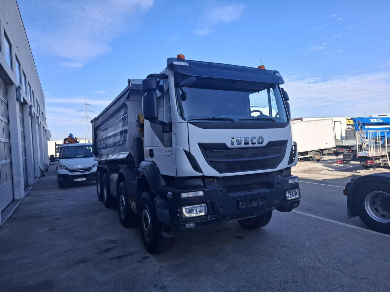 Tipper IVECO Trakker AD410T50: picture 6