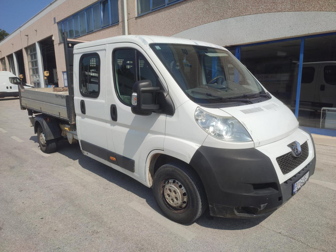 PEUGEOT Boxer 2.2 HDI - Tipper van, Combi van: picture 2 PEUGEOT Boxer 2.2 HDI - Tipper van, Combi van: picture 2