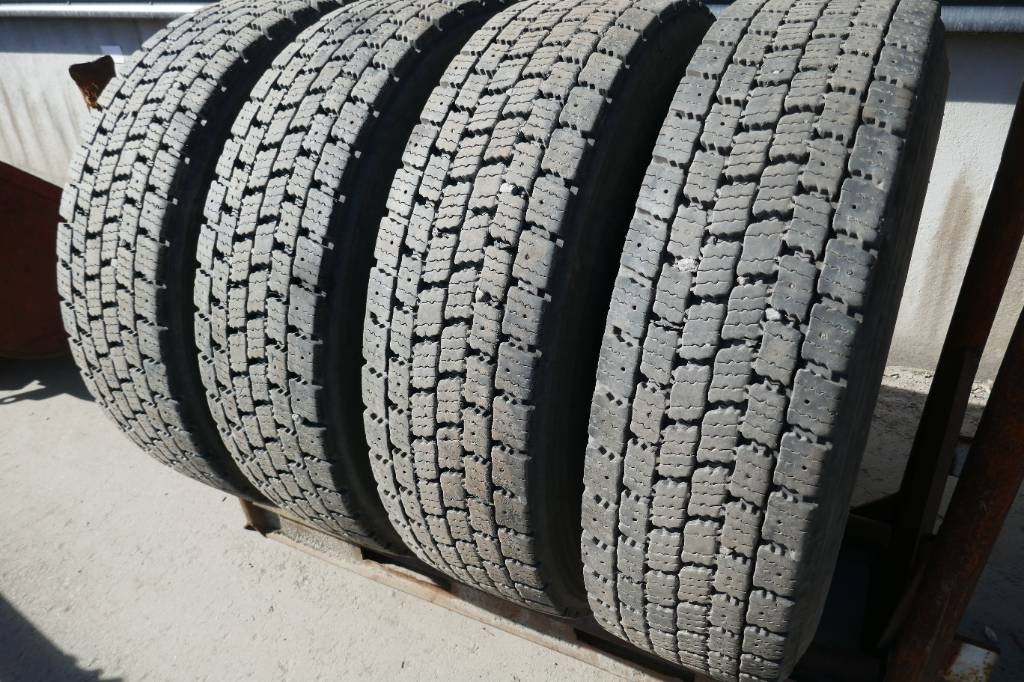 Bridgestone 315/80 R22,5 - Tire for Truck: picture 1 Bridgestone 315/80 R22,5 - Tire for Truck: picture 1