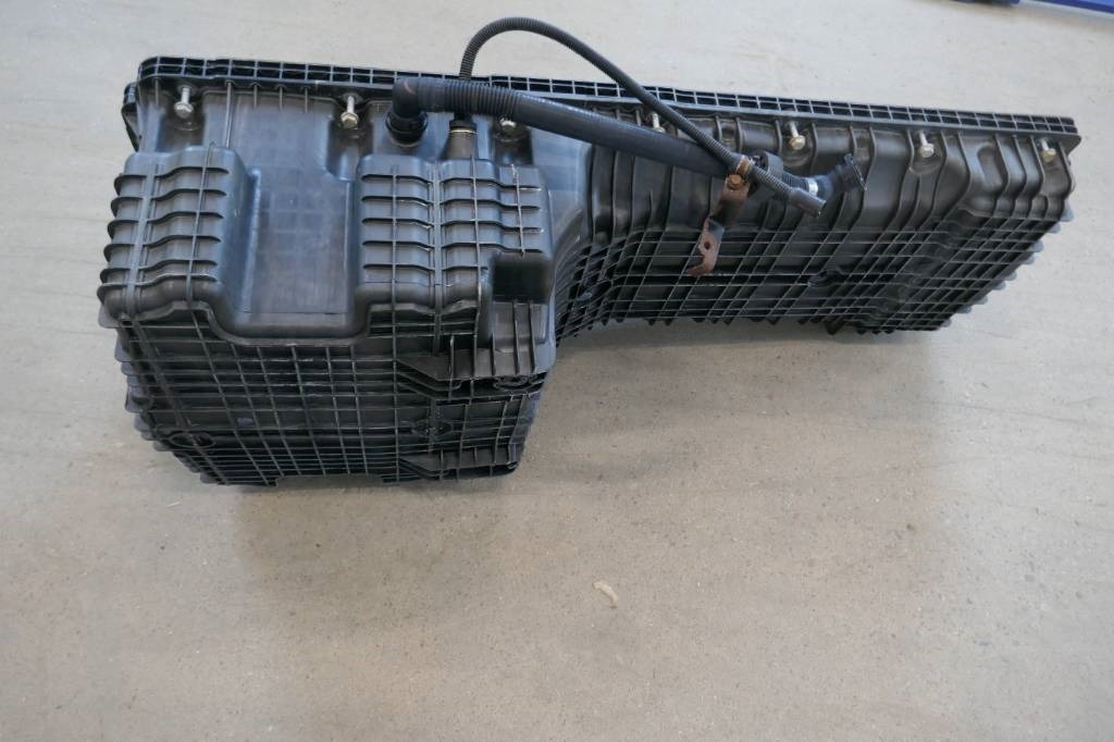 Mercedes-Benz Oljesump - Engine for Truck: picture 2 Mercedes-Benz Oljesump - Engine for Truck: picture 2