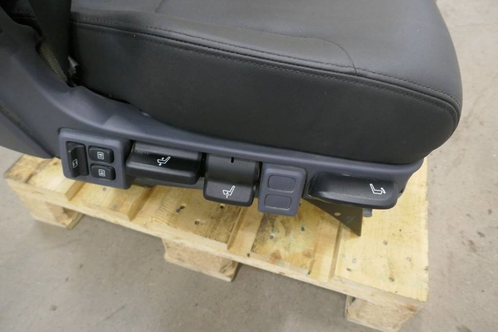 Scania V8 passagerarstol - Cab for Truck: picture 3 Scania V8 passagerarstol - Cab for Truck: picture 3