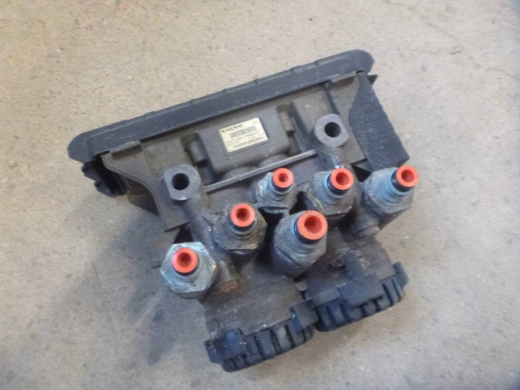 Volvo FH 13 520 - Brake parts for Truck: picture 1 Volvo FH 13 520 - Brake parts for Truck: picture 1