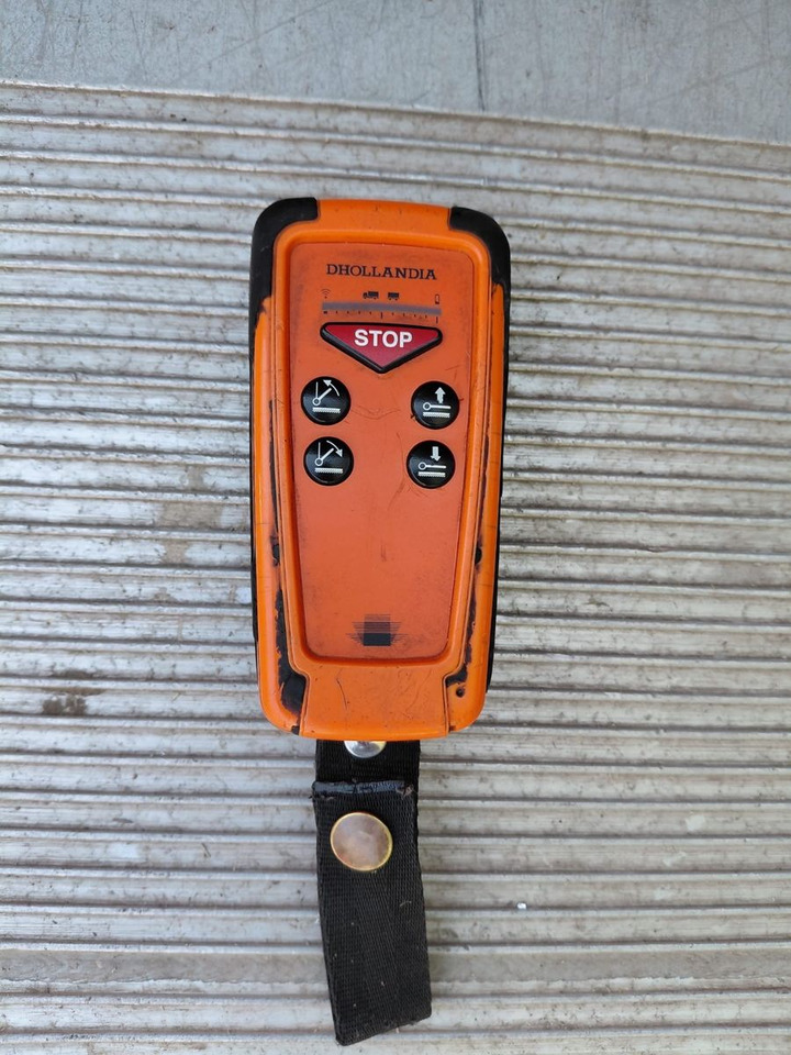 Curtainsider truck Iveco 260S42 Stralis, 6x2, Retarder, Euro 6, 7.80m box: picture 11 Curtainsider truck Iveco 260S42 Stralis, 6x2, Retarder, Euro 6, 7.80m box: picture 11