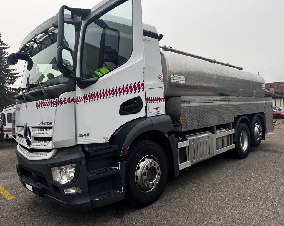 Mercedes-Benz Antos 2543 6x2, E6, Jansky Milchtank 15'800L - Tank truck: picture 2 Mercedes-Benz Antos 2543 6x2, E6, Jansky Milchtank 15'800L - Tank truck: picture 2