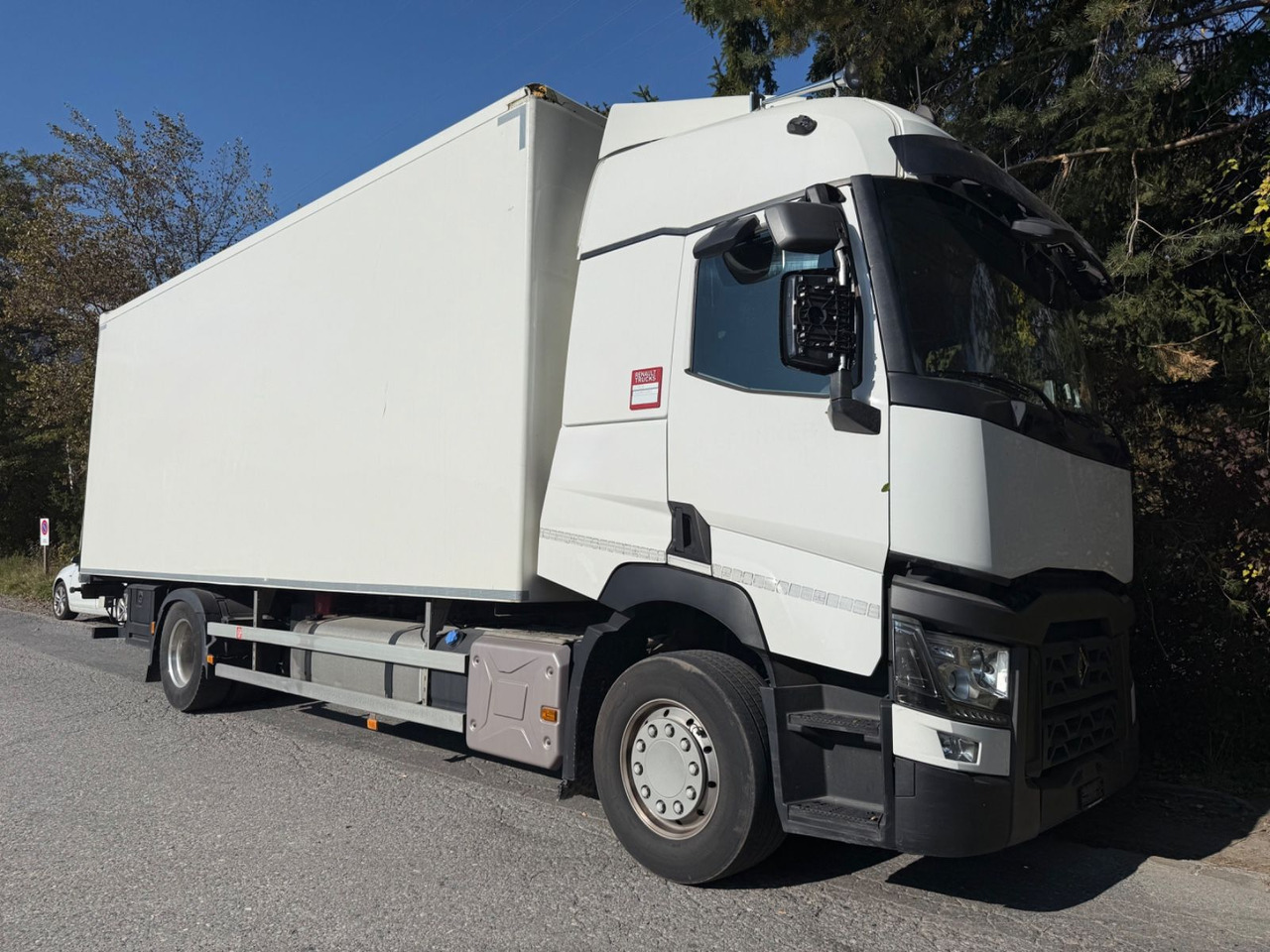 Renault T460 4x2, E 6, Carrier U850, -30C, Ladebordwand - Refrigerator truck: picture 2 Renault T460 4x2, E 6, Carrier U850, -30C, Ladebordwand - Refrigerator truck: picture 2