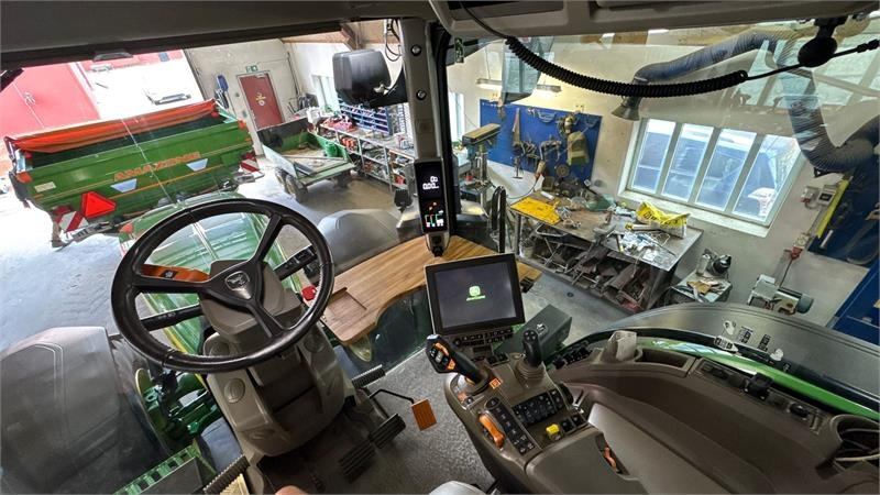 Farm tractor John Deere 8R340 8R340 Ultimate: picture 6