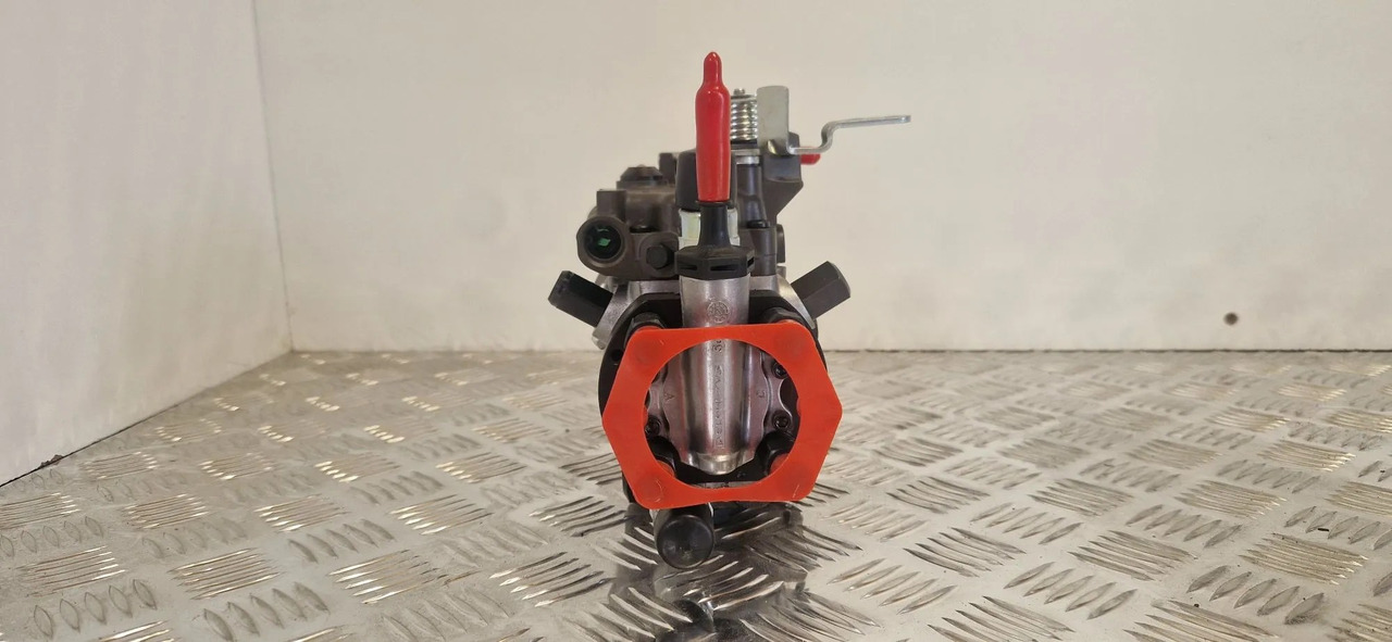 320/06927 12V injection pump 9323A252G Delphi - Engine and parts for Construction machinery: picture 1 320/06927 12V injection pump 9323A252G Delphi - Engine and parts for Construction machinery: picture 1