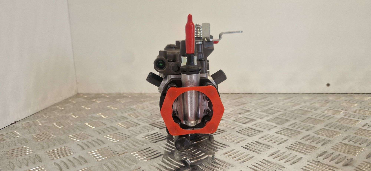 320/06927 12V injection pump 9323A252G Delphi - Engine and parts for Construction machinery: picture 2 320/06927 12V injection pump 9323A252G Delphi - Engine and parts for Construction machinery: picture 2