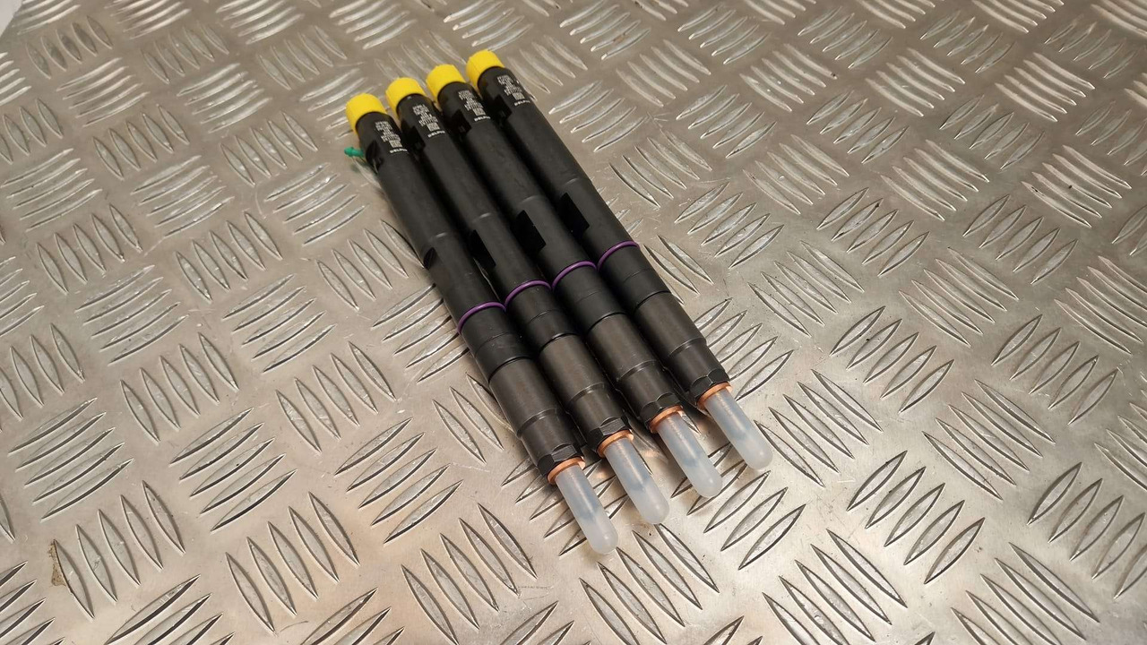 JCB 320/06828 injector set of 4 Delphi 129kw injectors - Engine and parts for Construction machinery: picture 2 JCB 320/06828 injector set of 4 Delphi 129kw injectors - Engine and parts for Construction machinery: picture 2